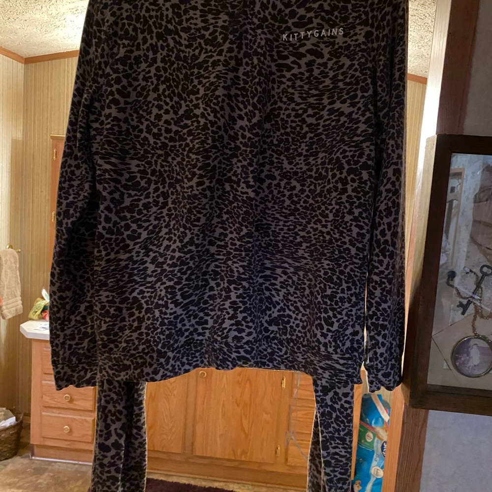 Comfy Kittygains sweatsuit